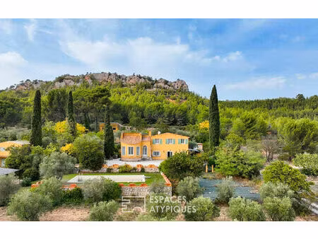 bastide provençale avec vue exceptionnelle sur la sainte-victoire