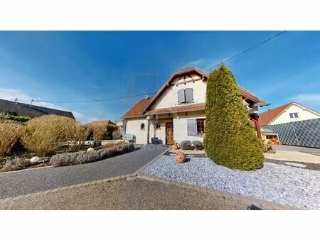 belle maison de 4 pièces  135m² sur 6 ares 45.