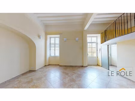 appartement au sein d'une residence securisee avec jardin privatif