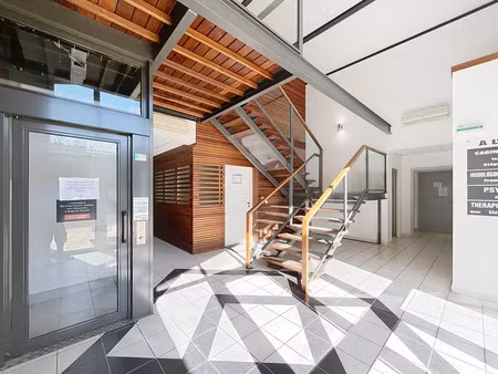 local médical 45m²