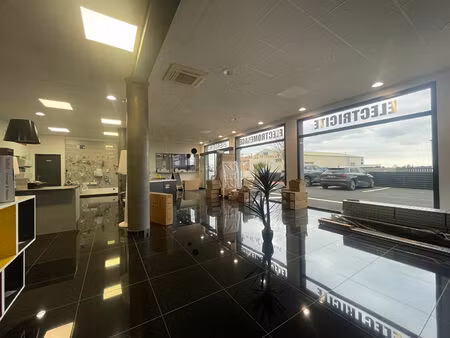 immeuble - argeliers - 461.25 m²