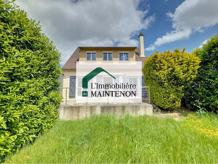 maintenon maison de ville commerces à pied!