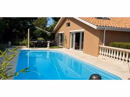maison avec piscine et jardin saint-jean-d'illac (33)