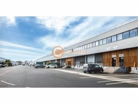 location local commercial