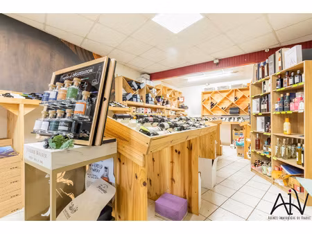 local commercial 129 m2 avec 2 parkings