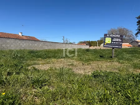 vente terrain 400 m² à vue (44640)  62 500 €