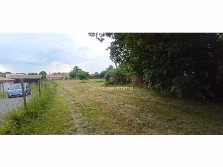 saint genes de lombaud  terrain de 825m²