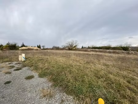 terrain constructible 800m² villeneuve de berg