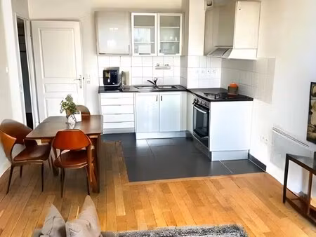 4 pieces 75m2 - dernier etage - balcon vue paris