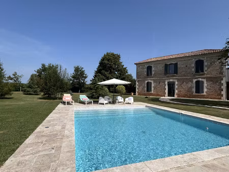 maison 5 chambres double garage terrain de 3169 m2 et piscin