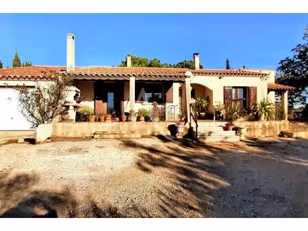 a vendre propriété de 9 8 ha avec maison et dépendances