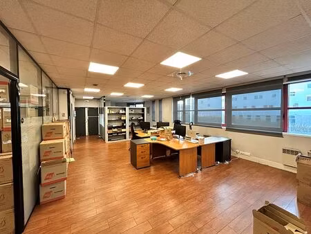 vente local d'activités la plaine st denis 676 m²
