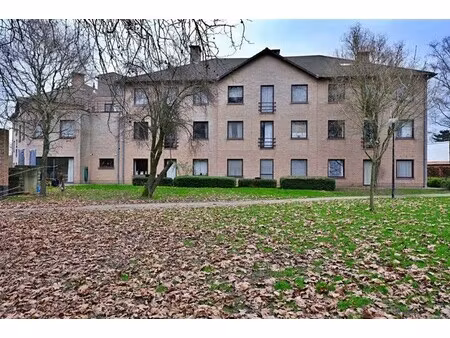 parkresidentie bestaande uit 30 assistentieflats  18 garageboxen en extra gebouwen aan de 