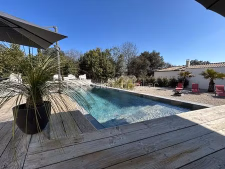 maison contemporaine de 145 m² à saint-martin-de-londres