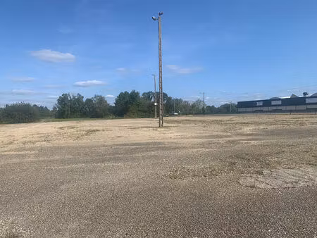 terrain de stockage 3800€ ht hc