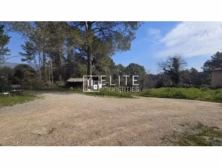 terrain constructible de 2044m² peymeinade