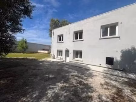 location locaux professionnels 190 m² à peyrolles-en-provence (13860)  1 500 €