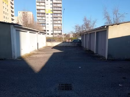 vente commerce bron (69500)