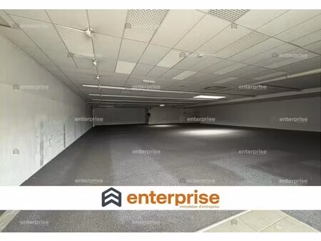 location local commercial