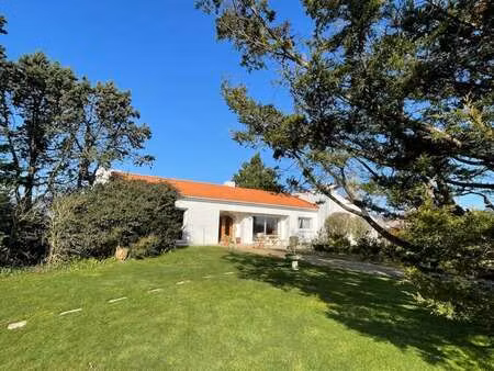 vente maison piscine à beauvoir-sur-mer (85230) : à vendre piscine / 229m² beauvoir-sur-me
