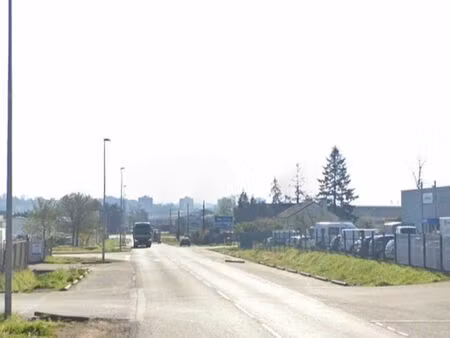 vente/location commerce chatellerault 1 000 m²