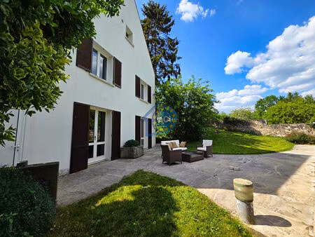 maison d'architecte 383 m² - 4800 m² de terrain - piscine couverte chauffée - garage doubl