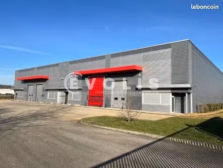 local bureaux 2 244 m²