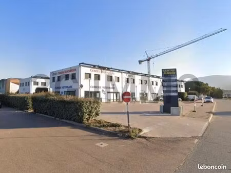 local restaurant 58 m²