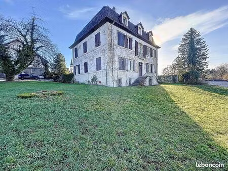 appartement 3 pièces 250 m²