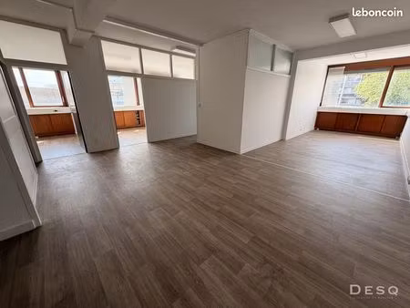 bureau à louer de 220 m2 pmr  7 pièces