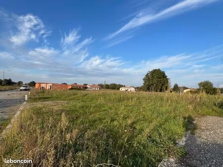 terrain 756 m² cazeres