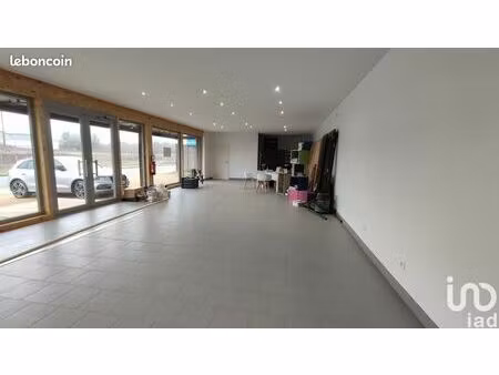 local 2000 m² wadelincourt