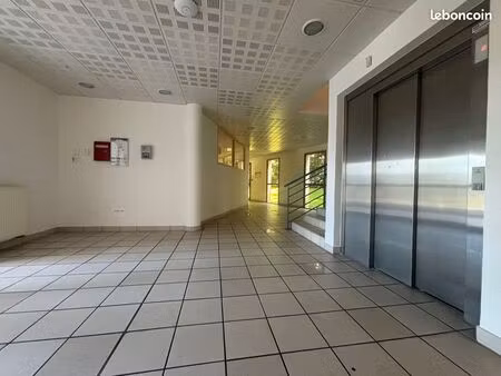 local 764 m² saint-évarzec