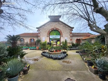 local 200 m² vauvert