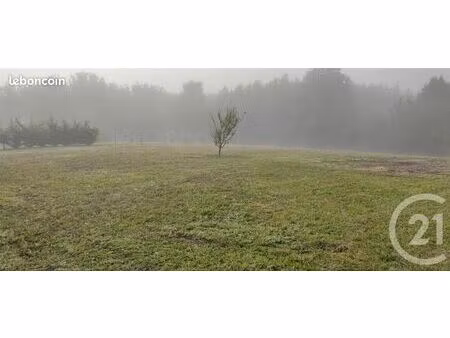 terrain 1 080 m² germinon