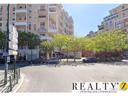 local commercial 79 m²