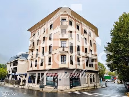 bureaux 421 m² mende