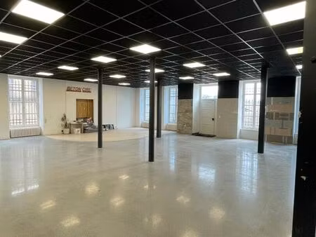 local commercial 327 m² saint junien