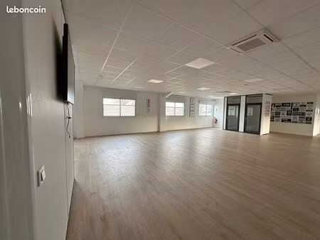 bureaux 600 m² beaucouze