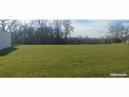 terrain de 2845 m2 niché sur les crêtes