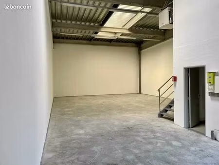 local d'activité 195 m²