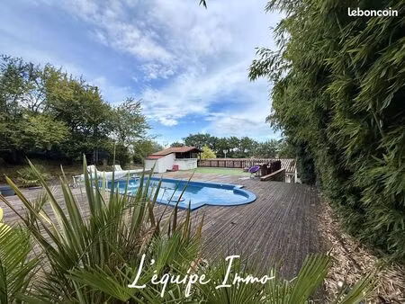 villa 9 pièces 209 m²