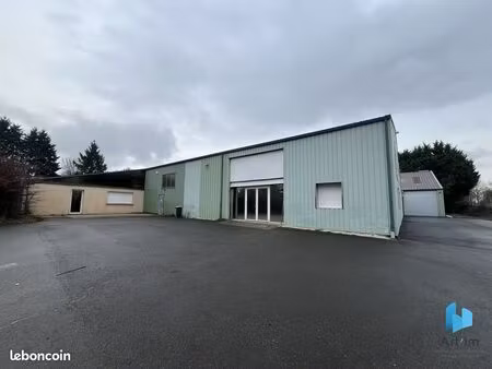 local 1500 m² la bazoge