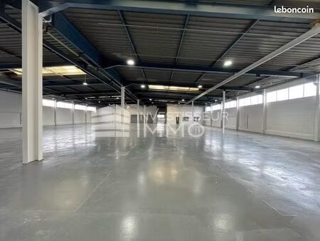 local industriel 2 339 m²