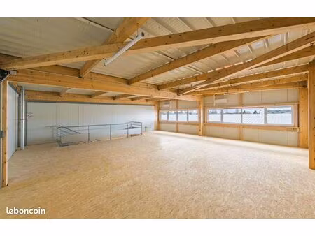 local d'activité 192 m²