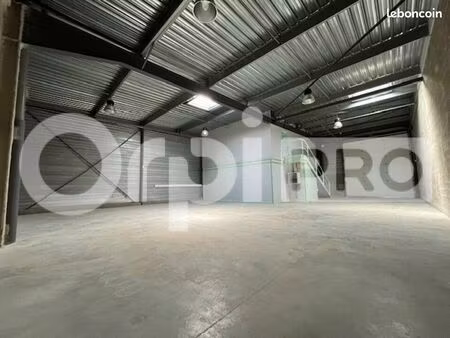 local d'activité 289 m²