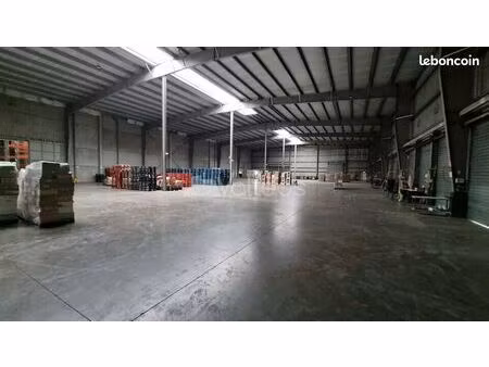 local logistique 2 670 m²