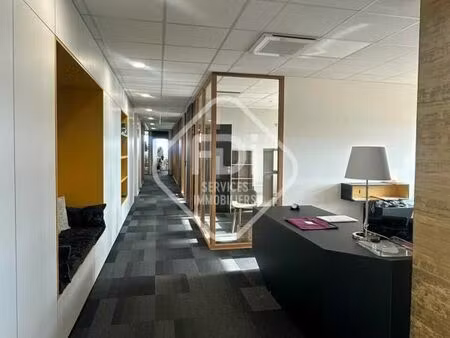 bureaux 238 m²