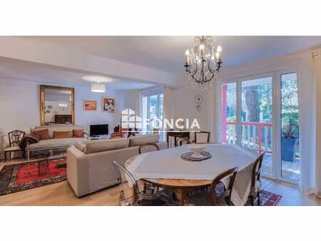 magnifique 3 pieces - terrasse et jardin privatif - tout a pieds - garage + parking