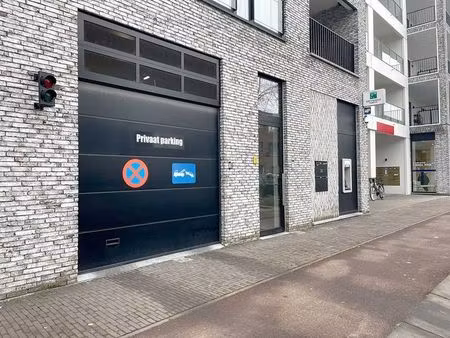 place de parking souterraine à vendre dans le centre de wilr